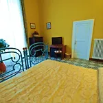 לינה וארוחת בוקר Casa Cavalli לוצ'רה